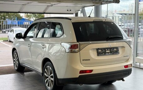 Mitsubishi Outlander III рестайлинг 3, 2013 год, 1 269 000 рублей, 5 фотография