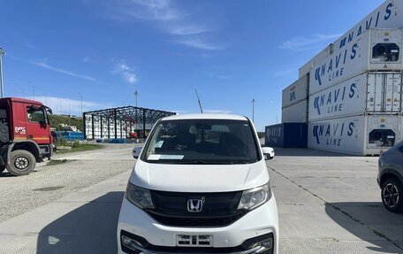 Honda Stepwgn IV, 2016 год, 1 450 404 рублей, 2 фотография