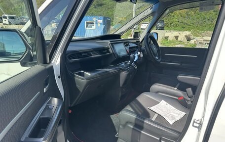 Honda Stepwgn IV, 2016 год, 1 450 404 рублей, 14 фотография
