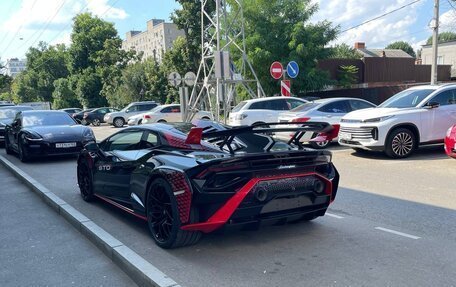 Lamborghini Huracán, 2023 год, 43 000 000 рублей, 5 фотография