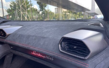 Lamborghini Huracán, 2023 год, 43 000 000 рублей, 17 фотография