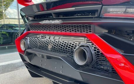 Lamborghini Huracán, 2023 год, 43 000 000 рублей, 14 фотография