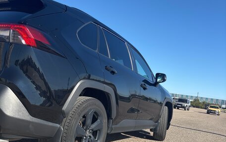Toyota RAV4, 2021 год, 3 300 000 рублей, 2 фотография