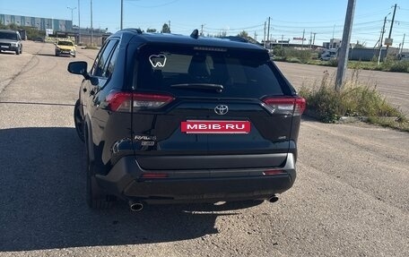 Toyota RAV4, 2021 год, 3 300 000 рублей, 3 фотография