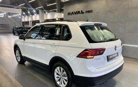 Volkswagen Tiguan II, 2019 год, 2 595 000 рублей, 3 фотография