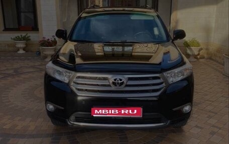 Toyota Highlander III, 2011 год, 1 900 000 рублей, 1 фотография
