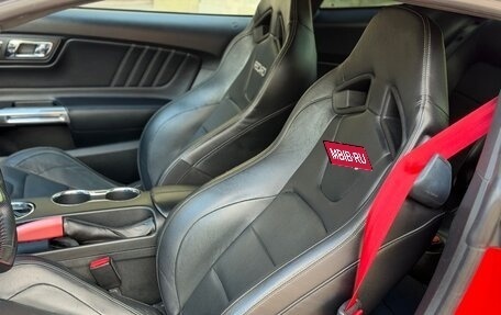 Ford Mustang VI рестайлинг, 2018 год, 2 990 000 рублей, 6 фотография