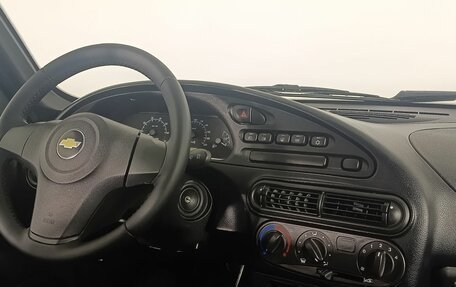 Chevrolet Niva I рестайлинг, 2018 год, 870 000 рублей, 11 фотография