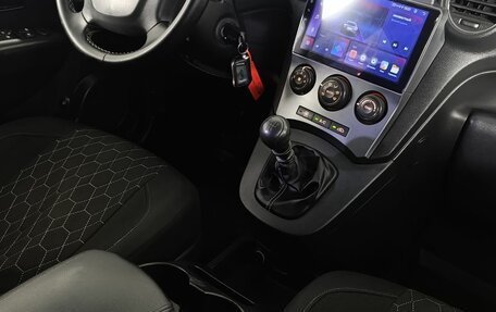 KIA Carens III (RP), 2011 год, 650 000 рублей, 13 фотография