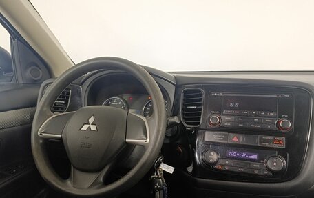 Mitsubishi Outlander III рестайлинг 3, 2012 год, 1 100 000 рублей, 12 фотография