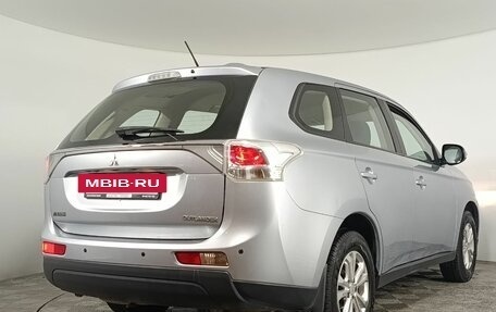 Mitsubishi Outlander III рестайлинг 3, 2012 год, 1 100 000 рублей, 7 фотография