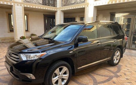Toyota Highlander III, 2011 год, 1 900 000 рублей, 4 фотография