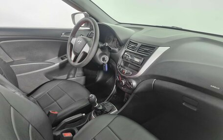Hyundai Solaris II рестайлинг, 2015 год, 899 000 рублей, 13 фотография
