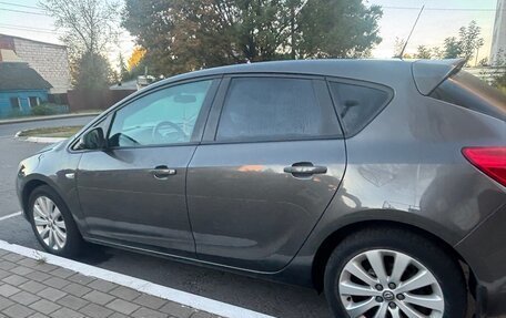 Opel Astra J, 2011 год, 650 000 рублей, 3 фотография
