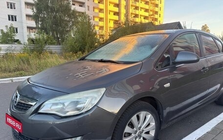 Opel Astra J, 2011 год, 650 000 рублей, 2 фотография