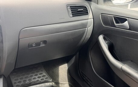Volkswagen Jetta VI, 2015 год, 1 110 000 рублей, 16 фотография