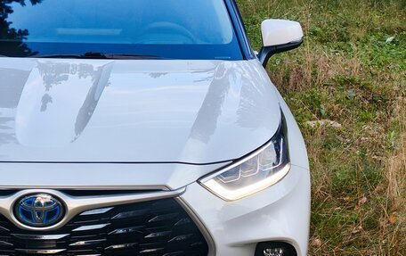 Toyota Highlander, 2021 год, 4 950 000 рублей, 2 фотография