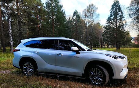Toyota Highlander, 2021 год, 4 950 000 рублей, 3 фотография