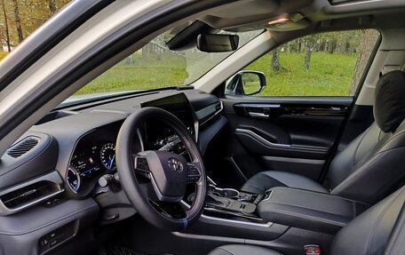 Toyota Highlander, 2021 год, 4 950 000 рублей, 6 фотография