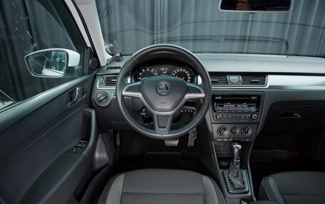 Skoda Rapid I, 2015 год, 947 000 рублей, 8 фотография