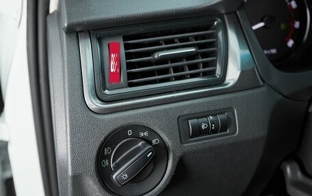 Skoda Rapid I, 2015 год, 947 000 рублей, 11 фотография