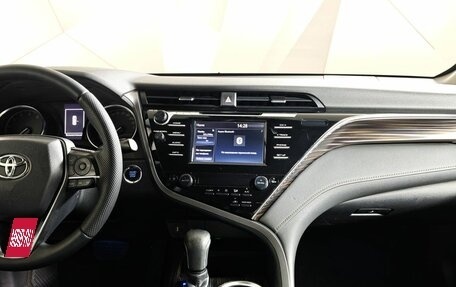 Toyota Camry, 2019 год, 1 998 000 рублей, 15 фотография