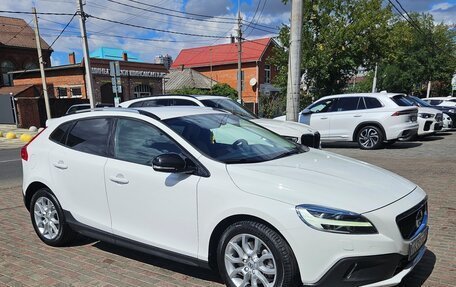 Volvo V40 II рестайлинг, 2018 год, 1 860 000 рублей, 2 фотография