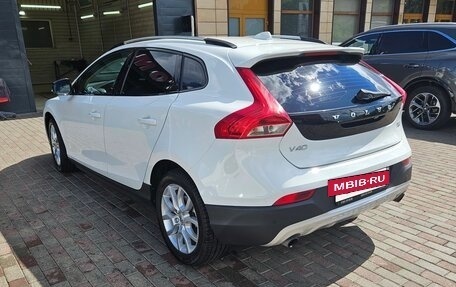 Volvo V40 II рестайлинг, 2018 год, 1 860 000 рублей, 9 фотография