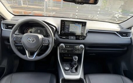 Toyota RAV4, 2020 год, 3 895 000 рублей, 10 фотография
