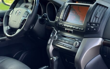 Toyota Land Cruiser 200, 2010 год, 2 450 000 рублей, 7 фотография
