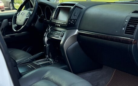 Toyota Land Cruiser 200, 2010 год, 2 450 000 рублей, 15 фотография