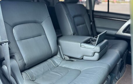 Toyota Land Cruiser 200, 2010 год, 2 450 000 рублей, 27 фотография