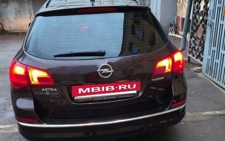 Opel Astra J, 2014 год, 1 150 000 рублей, 2 фотография