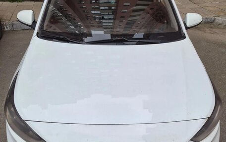 Hyundai Solaris II рестайлинг, 2018 год, 650 000 рублей, 1 фотография