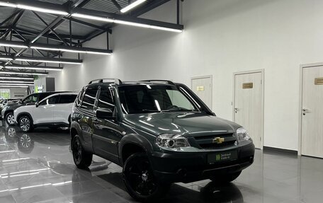 Chevrolet Niva I рестайлинг, 2018 год, 995 000 рублей, 5 фотография