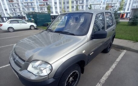 Chevrolet Niva I рестайлинг, 2015 год, 570 000 рублей, 9 фотография