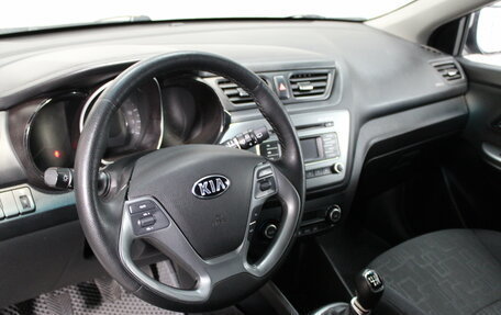 KIA Rio III рестайлинг, 2016 год, 915 000 рублей, 10 фотография