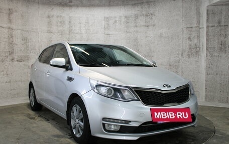 KIA Rio III рестайлинг, 2016 год, 915 000 рублей, 3 фотография