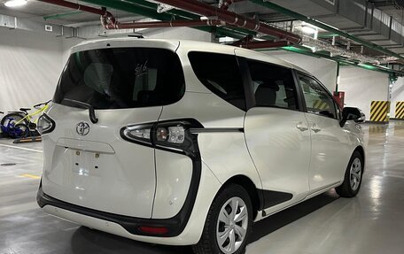 Toyota Sienta II, 2021 год, 1 435 000 рублей, 6 фотография