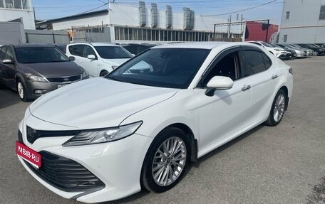 Toyota Camry, 2021 год, 2 199 000 рублей, 1 фотография
