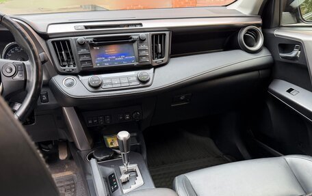 Toyota RAV4, 2016 год, 3 000 000 рублей, 12 фотография