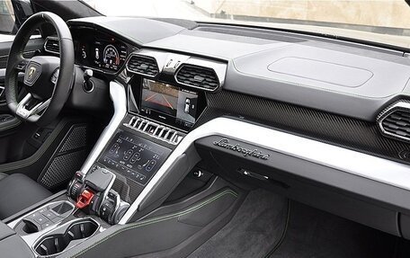Lamborghini Urus I, 2021 год, 27 000 000 рублей, 26 фотография