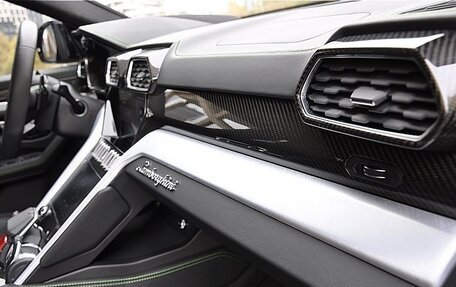 Lamborghini Urus I, 2021 год, 27 000 000 рублей, 29 фотография