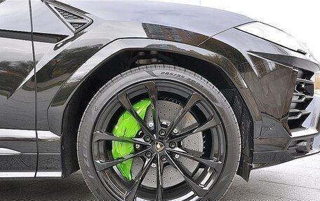 Lamborghini Urus I, 2021 год, 27 000 000 рублей, 39 фотография