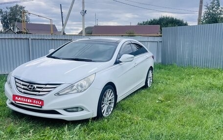 Hyundai Sonata VI, 2011 год, 880 000 рублей, 2 фотография