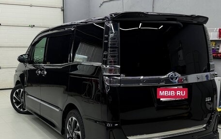 Toyota Voxy III, 2019 год, 2 700 000 рублей, 6 фотография