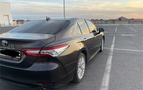 Toyota Camry, 2019 год, 2 450 000 рублей, 5 фотография