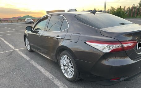 Toyota Camry, 2019 год, 2 450 000 рублей, 4 фотография