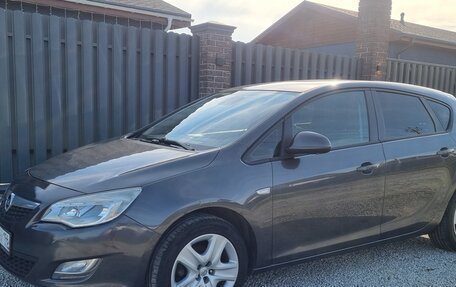 Opel Astra J, 2010 год, 520 000 рублей, 1 фотография