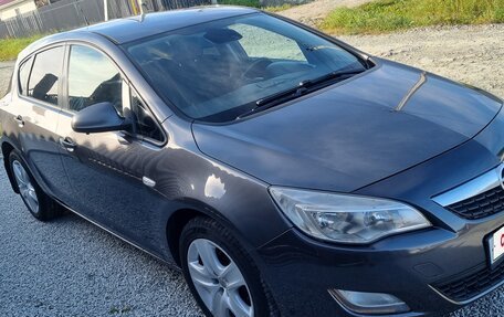 Opel Astra J, 2010 год, 520 000 рублей, 2 фотография